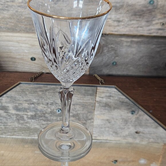 Salzburg Gold Wine Glass by Cristal de Flandre Leaded Crystal - Picture 6 of 6